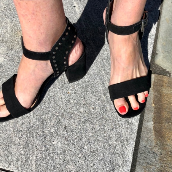 ๐๐ฅ๐ฅMax Studio!! Black Microsuede Sandals - Sz 8M - Excellent Condition! - Picture 15 of 15